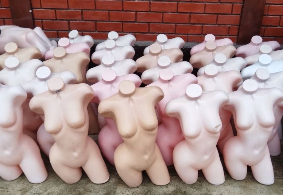 Vitrina uchun ayol maneken. Женский манекен для витрины.