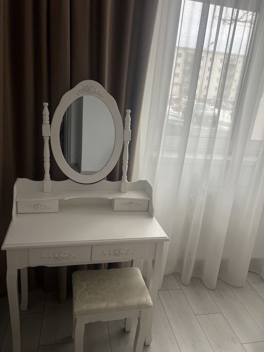 Masuta de machiaj  in satre foarte buna