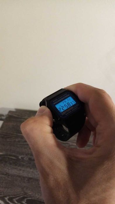 Casio Digital F-105W-1A