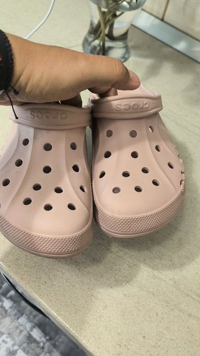 Crocs  impecabili și super comozi