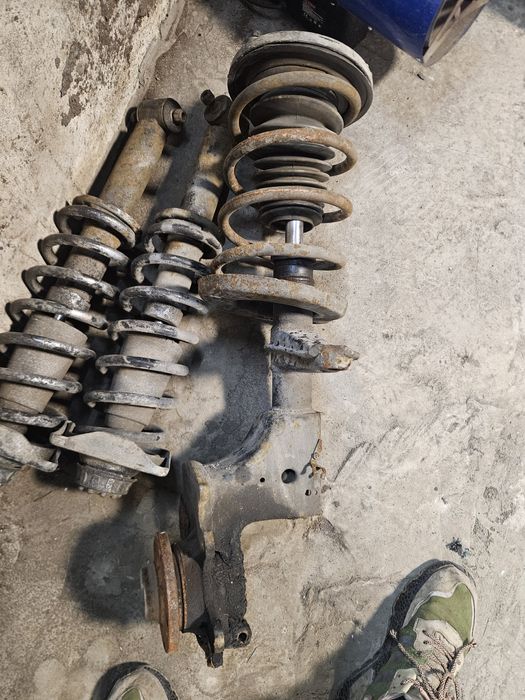 Цапфа ауди с4 правая сторона