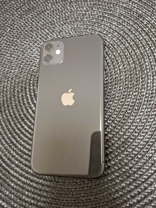 Телефон iPhone 11