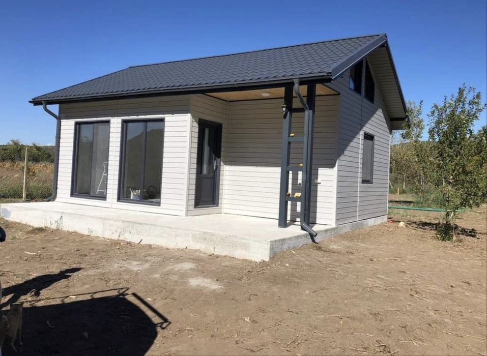 Executam case modulare pe structura metalica
