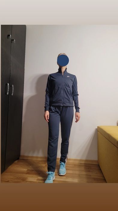 Vand trening Nike, marimea S/36
Purtat o singura data.