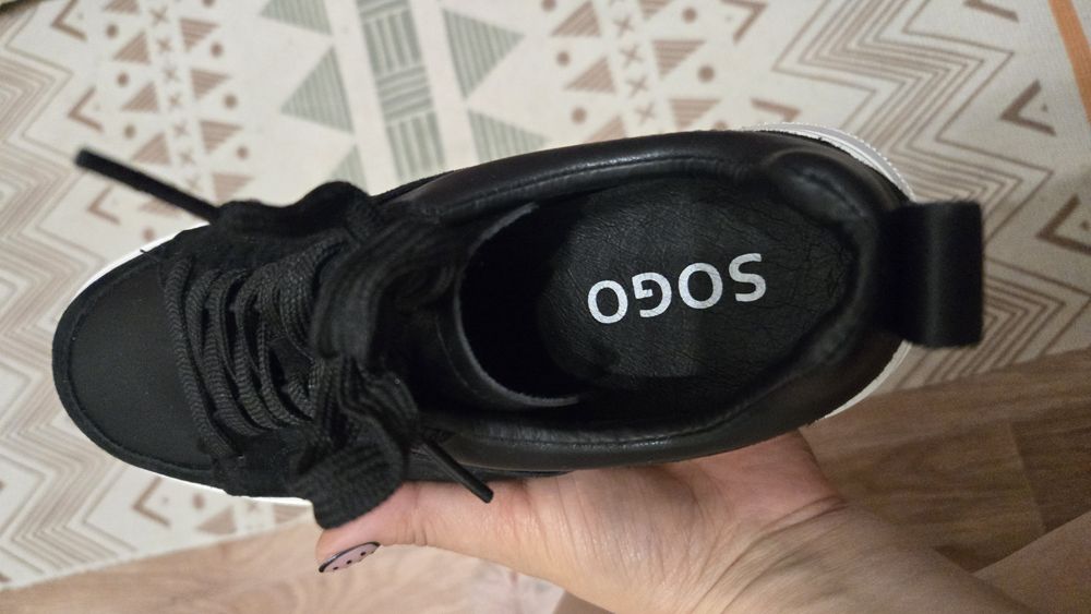 Продам кеды в отличном состоянии размер 38