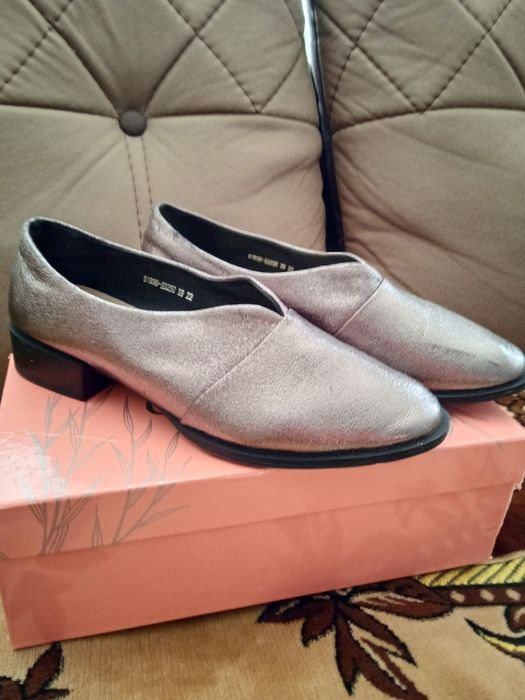 Женская обувь - туфли