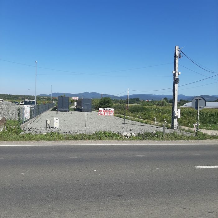 Teren intravilan Recea cu utilități și spații pentru depozitare etc
