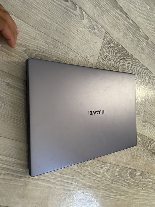 Продам huawei matebook в отличном состоянии