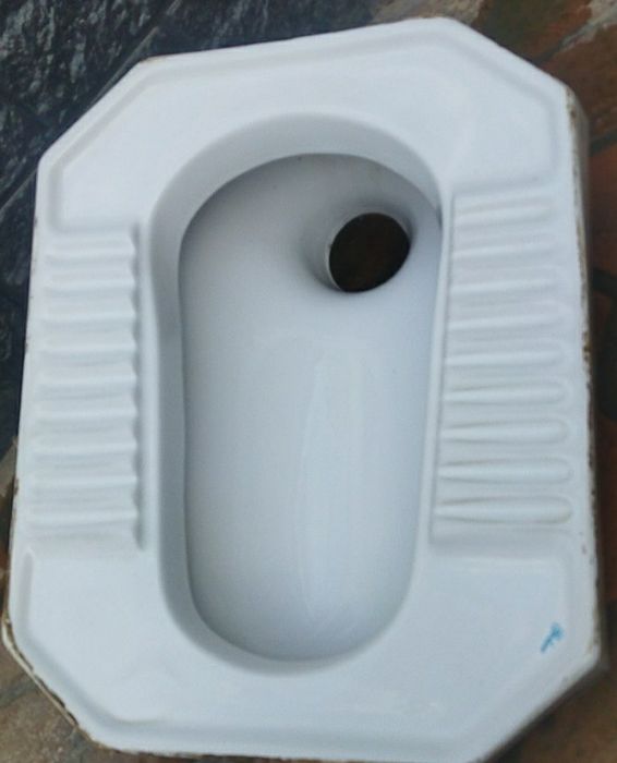 Tuvalet uchun unitaz sotiladi.