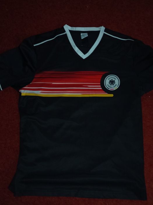 Немска футболна тениска