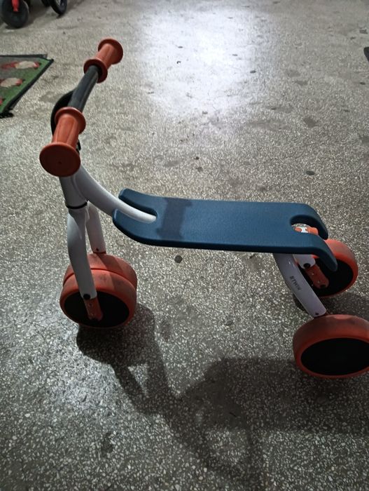 Bicicleta și trotineta copii