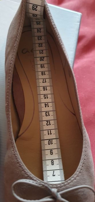 Balerini  piele naturala intoarsa Ara 37 bej noi
