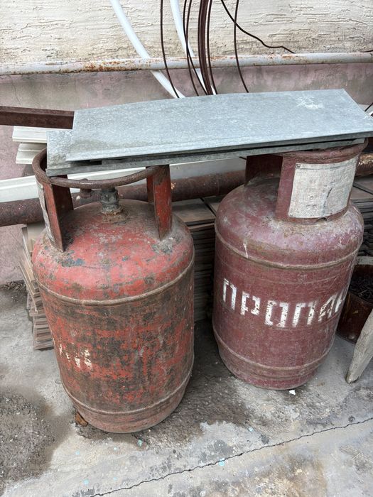 Трубы и газ балон