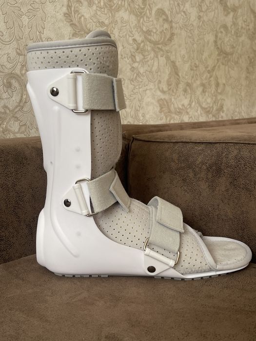 Лангет на правую ногу