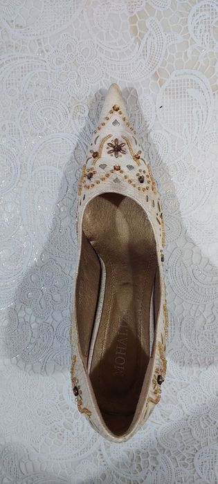 Продается женские туфли