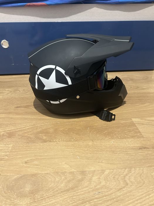 Casca moto-cross cu ochelari nou nouta