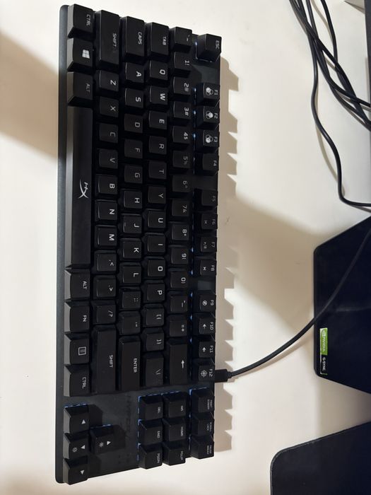 Vand tastatura mecanica hyperx alloy origins 75% seitchuri albastre