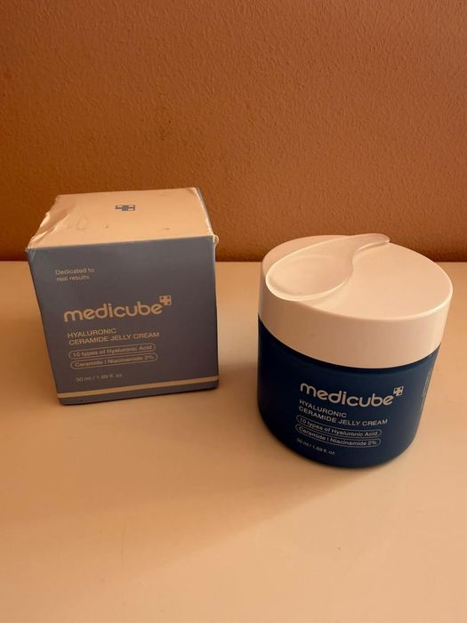 Medicube hyaluronic ceramide jelly cream