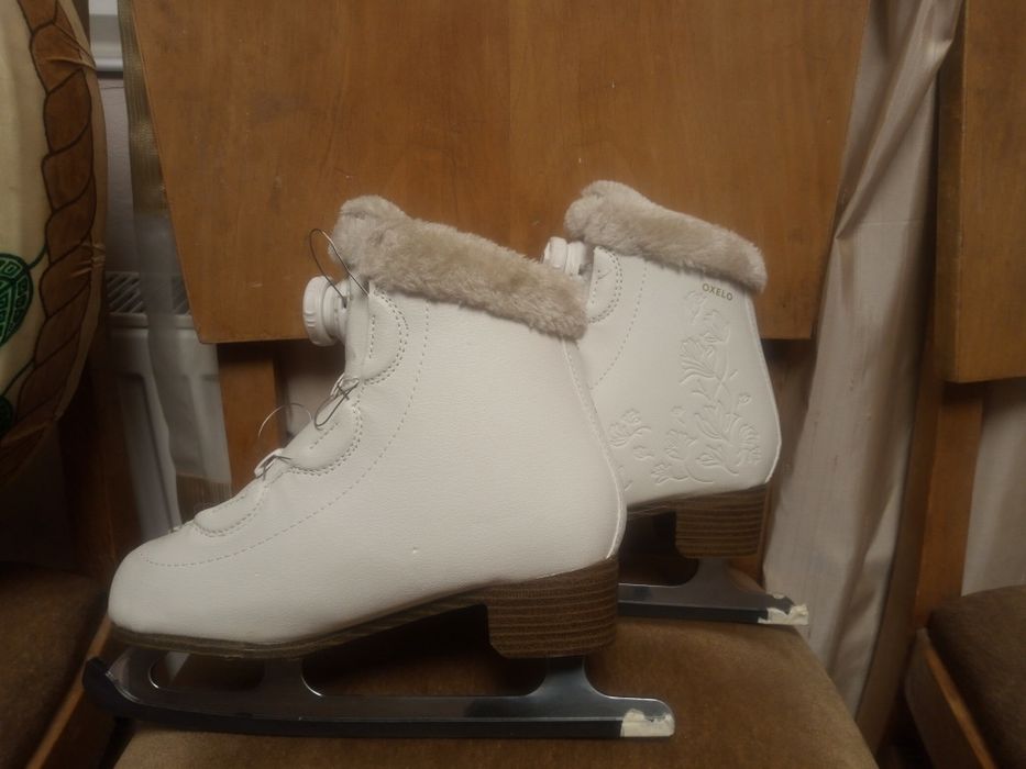 Дамски кънки за фигурно пързаляне