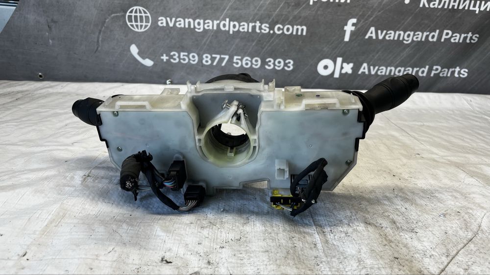 Renault Scenic лостчета около волан