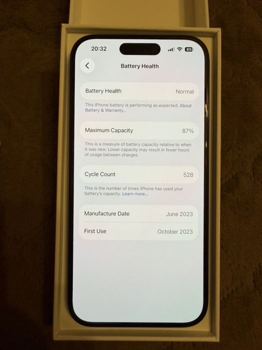 Iphone 15 pro тъмно син