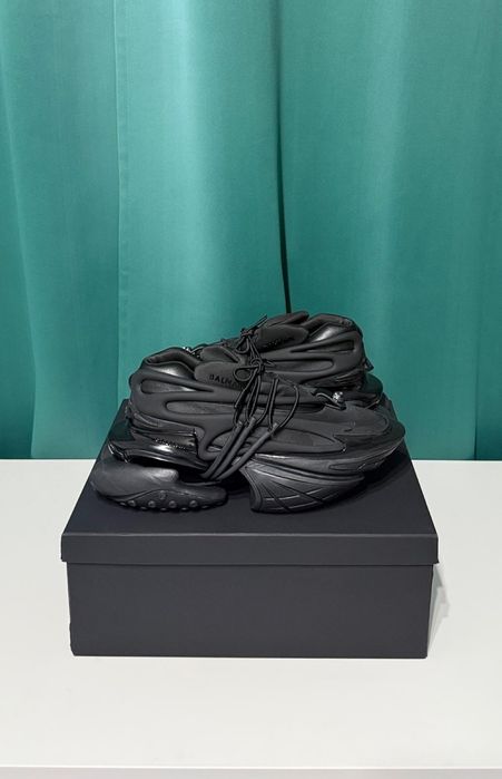 Balmain Unicorn Black
