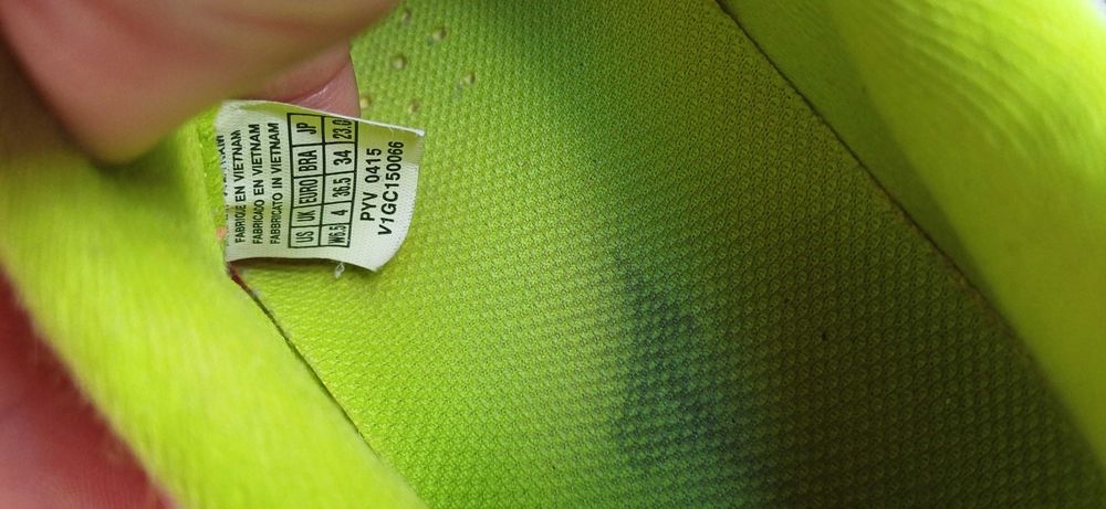 Маратонки Найк и Мезуно