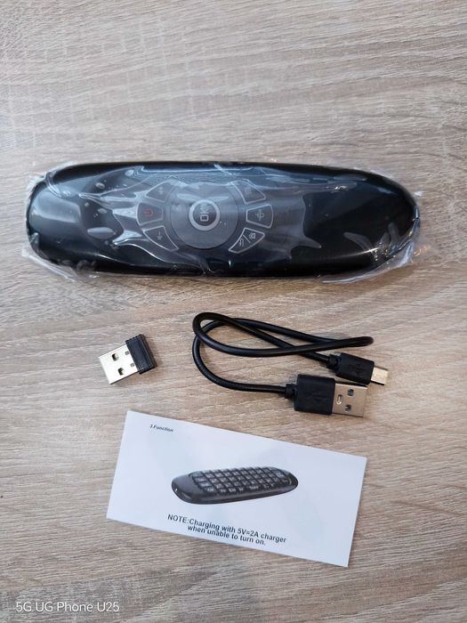 Дистанционно мишка и клавиатура в едно