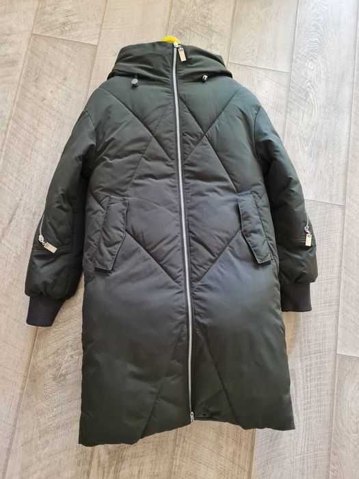 Куртка пуховик с капюшоном на девочку