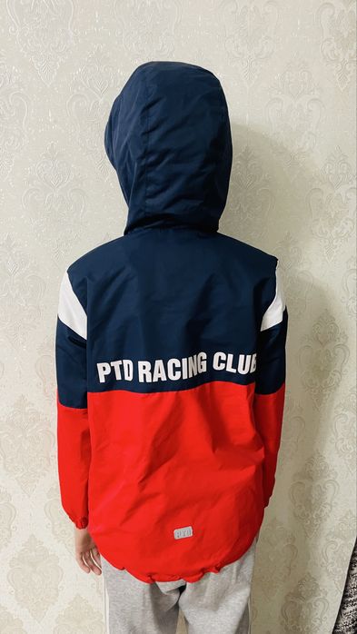 Куртка осенняя(ветровка)