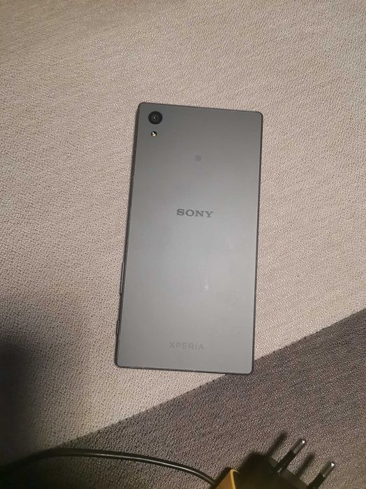 Telefon SONY Xperia Z5 + incarcator fast charging