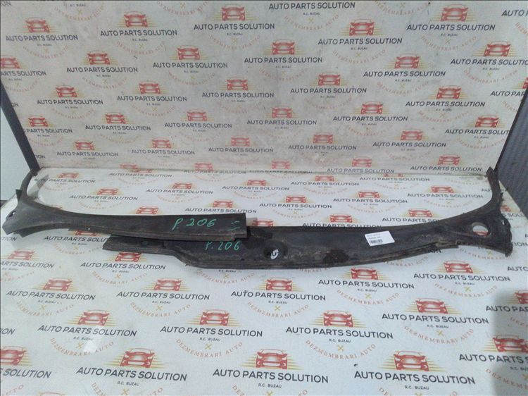 grila parbriz peugeout 206
