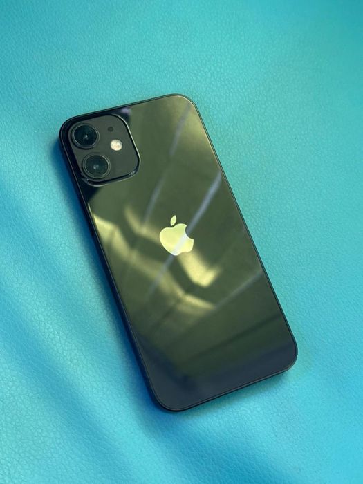 Продам либо обмен айфон 12 мини