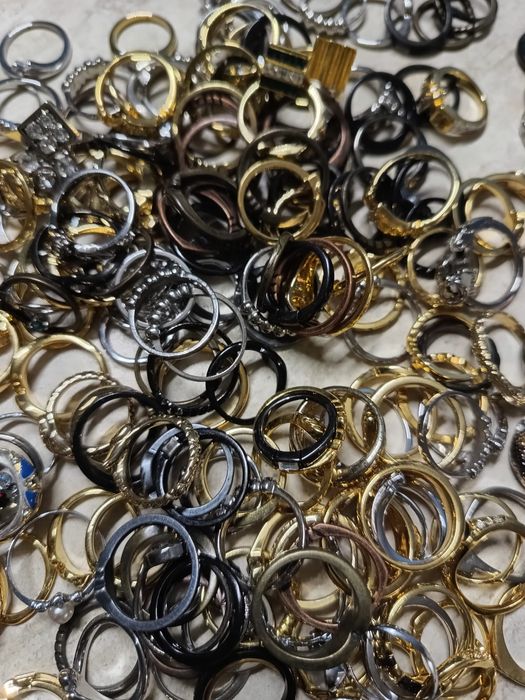 Vand un lot de inele