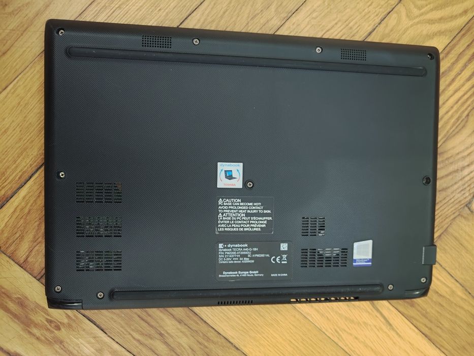 Dynabook Tecra A40-G, i3-10110U, 8 GB RAM, SSD 128 GB.