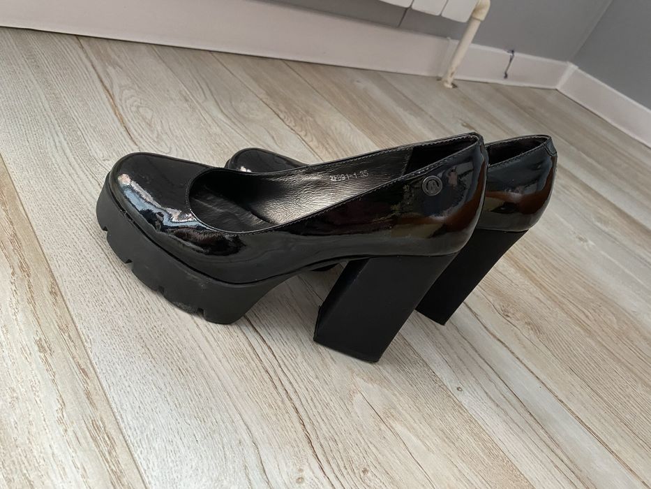 Туфли, босоножки