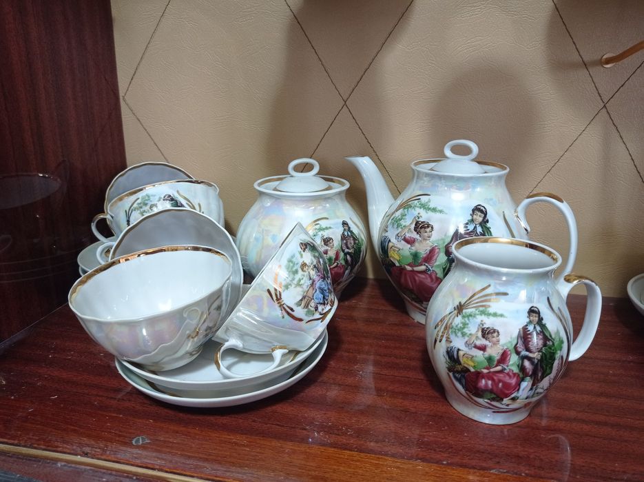 Блюдца от сервиза МАДОННА