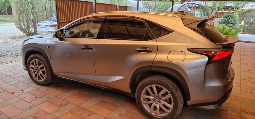 Продам Lexus NX300