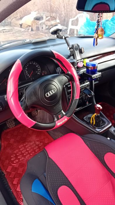 Продавам лек автомобил AudiA6