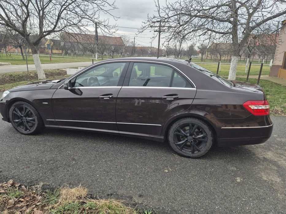 Vand mercedez-benz e-250 an 2009
