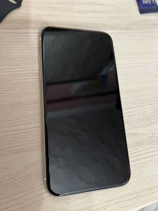 Продам iPhone 11