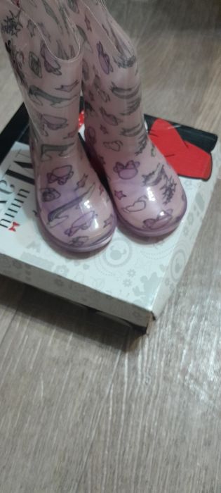 Резиновые сапожки для девочки