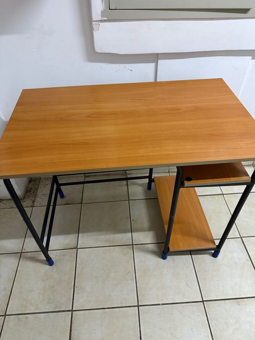 Стол письменный, под компьютер