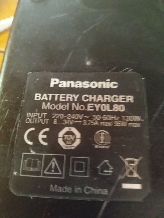 Rotopercutor Panasonic Li ion 28,8 cu  doi acumulatori și incarcator