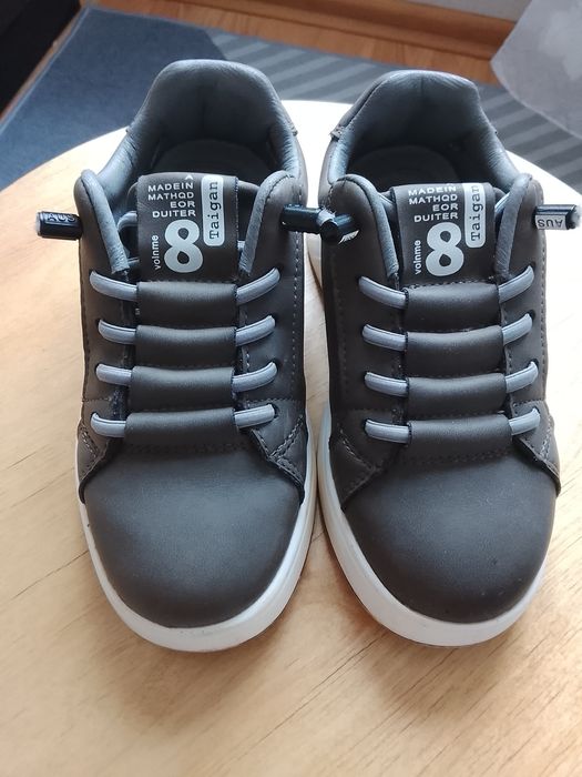 Продам детские ботинки