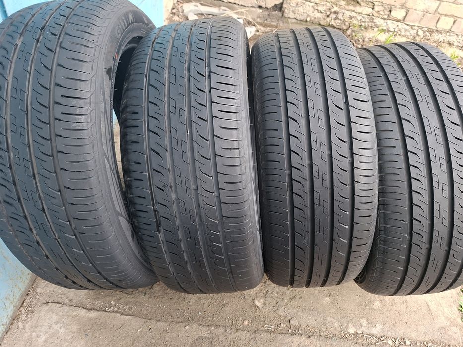 Продам шины 235/50/19 гити