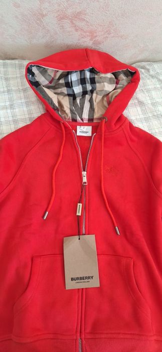 Burberry zip up hanorac