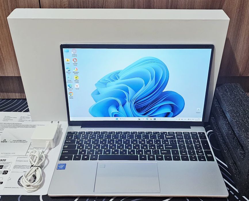 Ультрабук YAMI ssd256,ozu16, 2025!