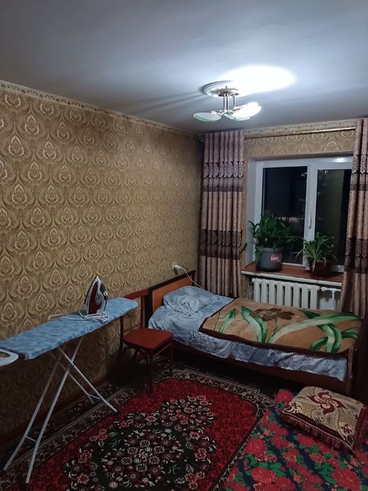 5 etajli dom 2 etajida 3 xonali uy sotiladi xonalari alohida alohida