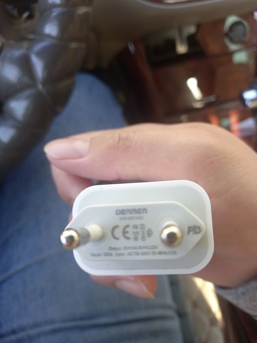 Айфон зарядкасы сатылады, срочно.